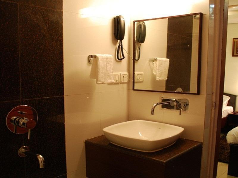 Hotel Elevens Inn Патна Экстерьер фото