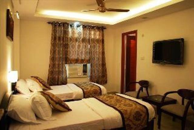 Hotel Elevens Inn Патна Экстерьер фото